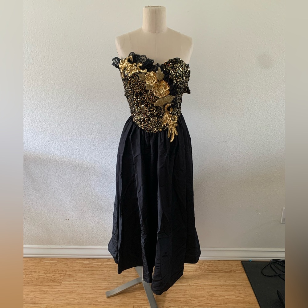 1980s Vintage Loralie Black & Gold Sequin Strapless Prom Party Dress USA